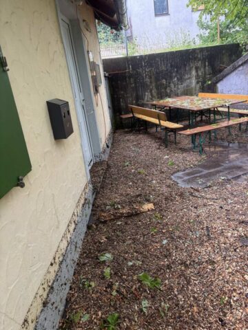 Starkregen richtet Schäden am Felsenkeller an Starkregen richtet Schäden am Felsenkeller an