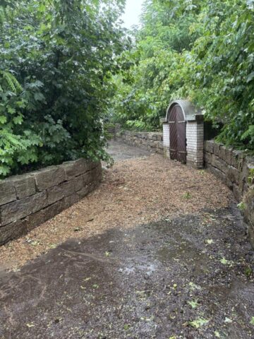 Starkregen richtet Schäden am Felsenkeller an Starkregen richtet Schäden am Felsenkeller an